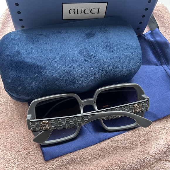 Gucci Grey Square Frame Sunglasses - Picture 8 of 8